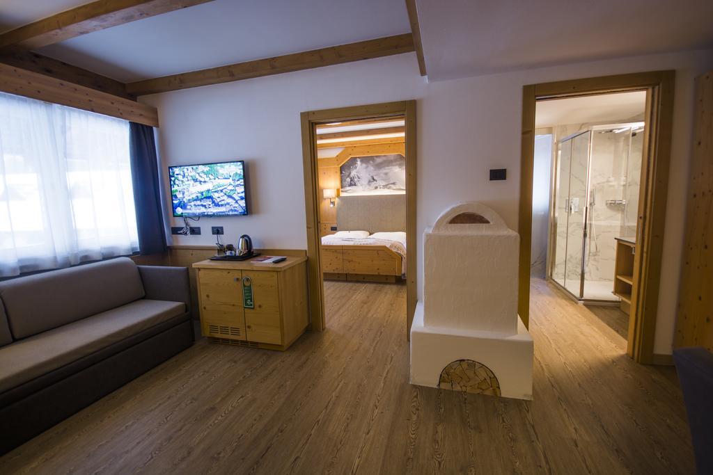 Hotel Cirelle Suite&Spa Canazei Bagian luar foto