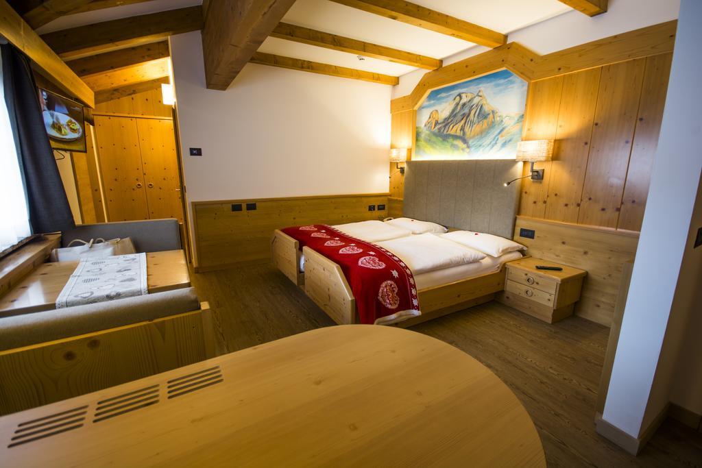 Hotel Cirelle Suite&Spa Canazei Bagian luar foto