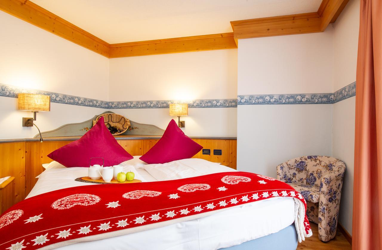 Hotel Cirelle Suite&Spa Canazei Bagian luar foto